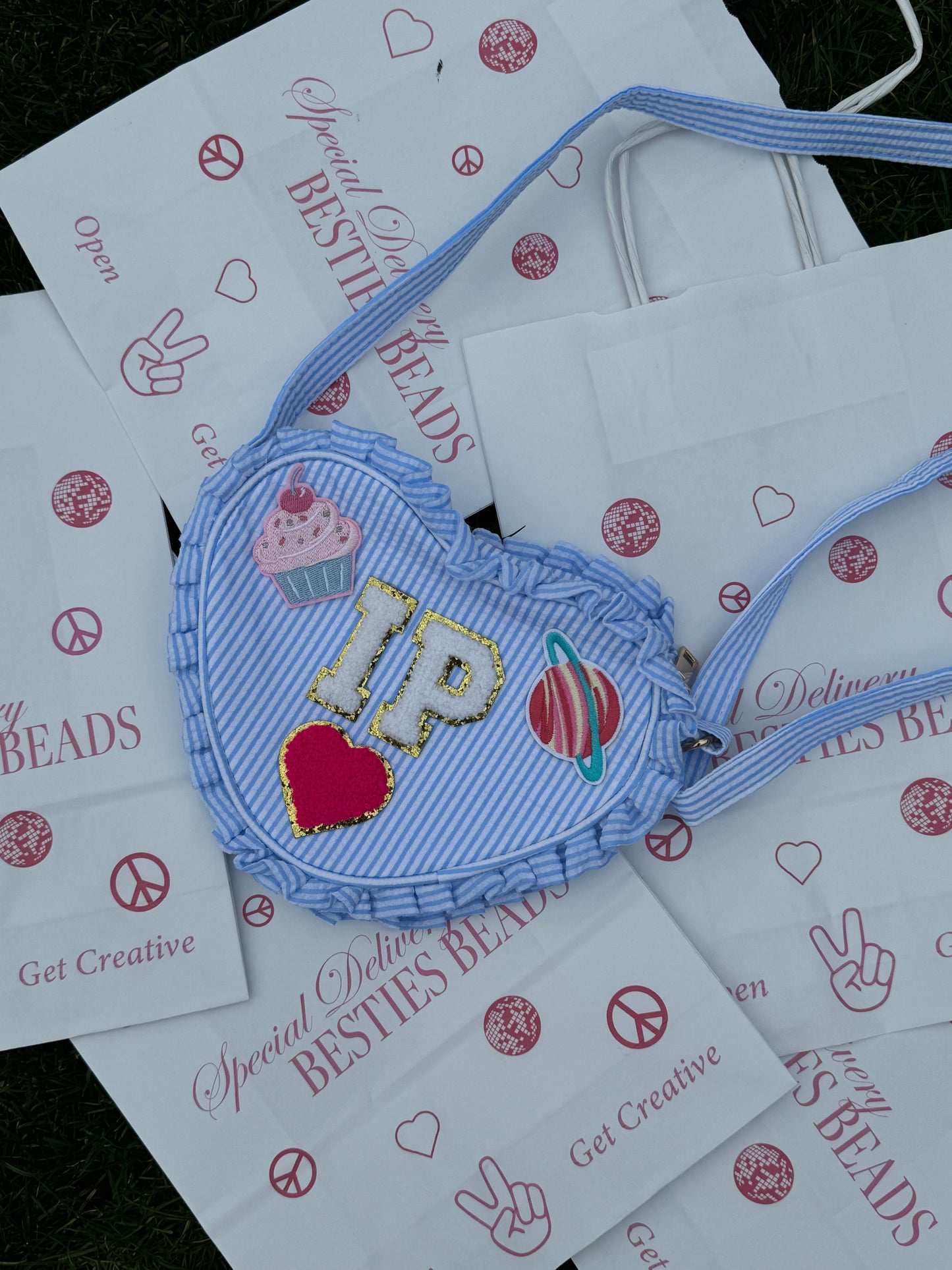 MAKE YOUR OWN LOVE HEART BAG KIT