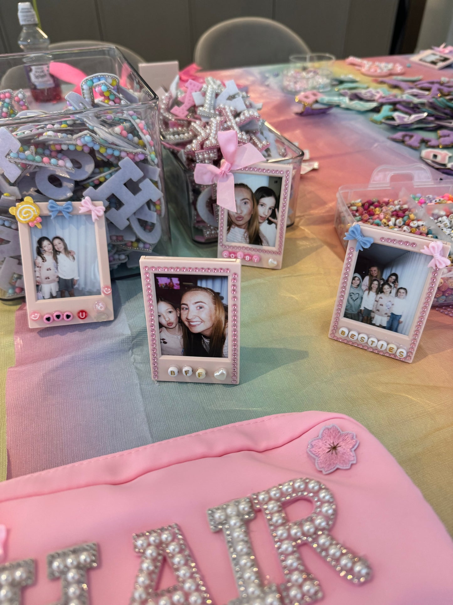 MAKE YOUR OWN POLAROID FRAMES