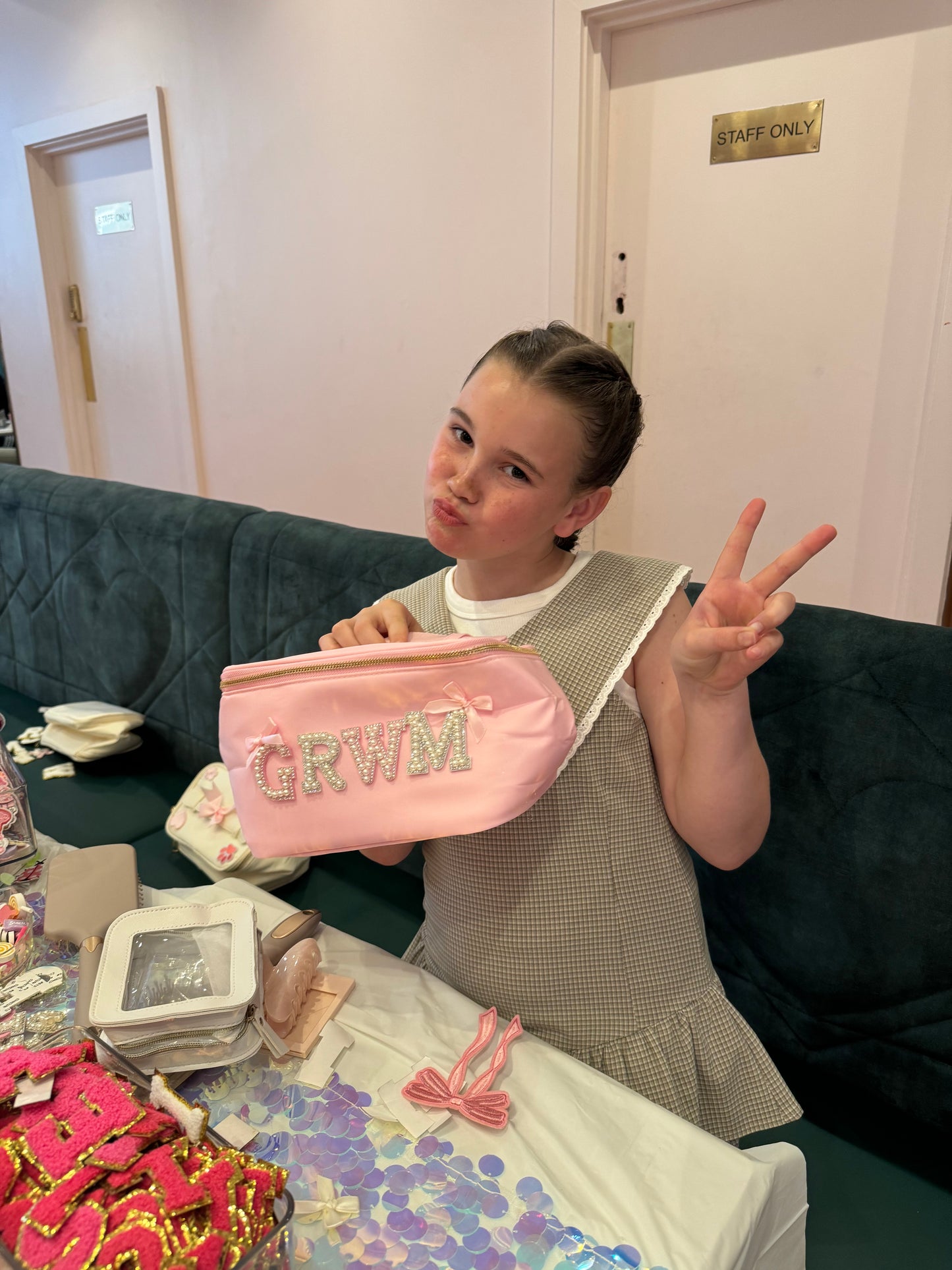 MAKE YOUR OWN VANITY CASE