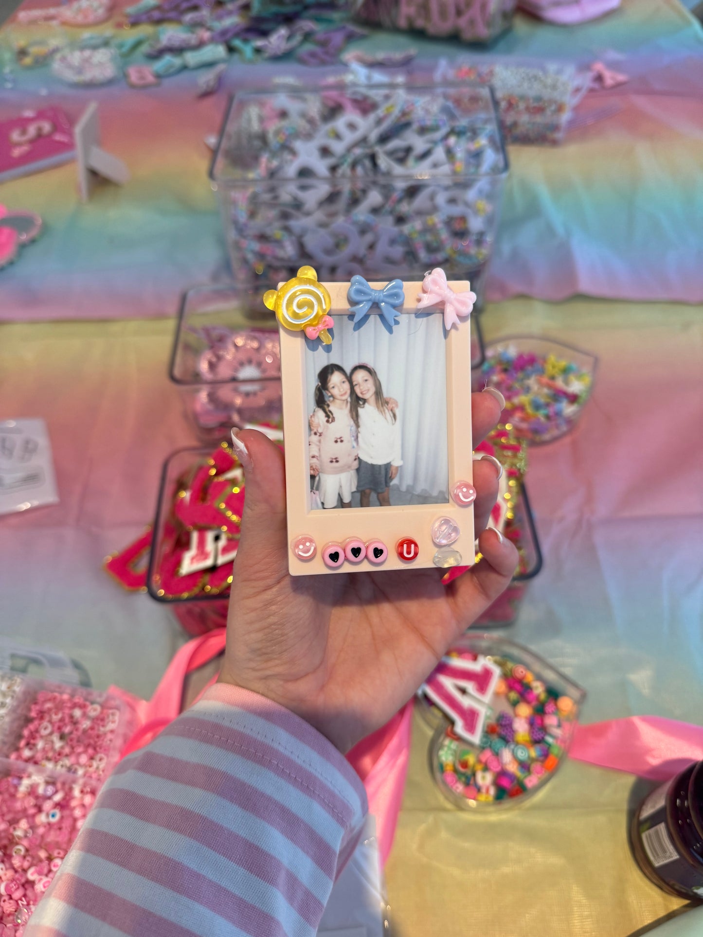MAKE YOUR OWN POLAROID FRAMES